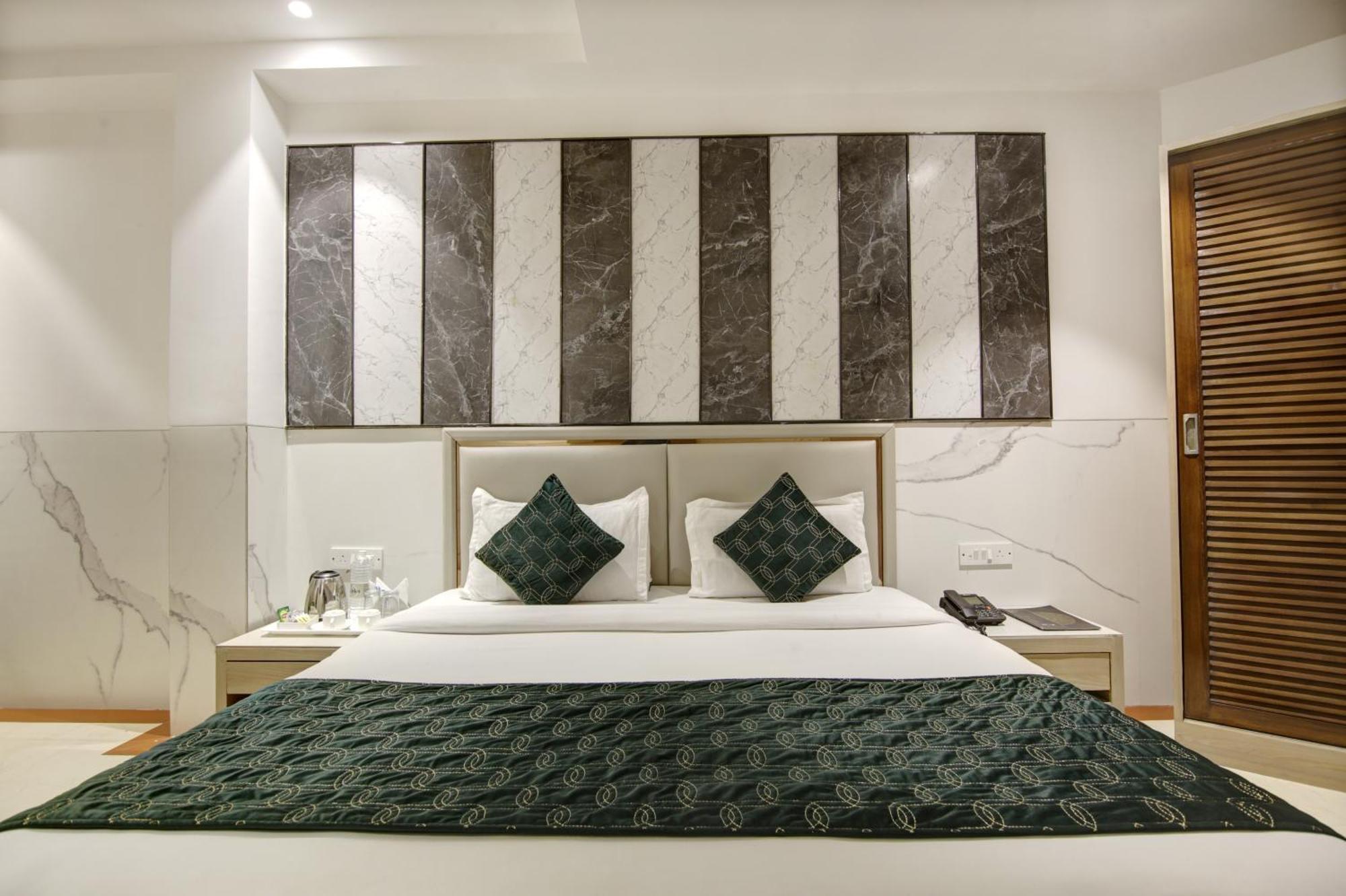 Hotel Transit International- Aerocity Delhi Airport นิวเดลี ภายนอก รูปภาพ