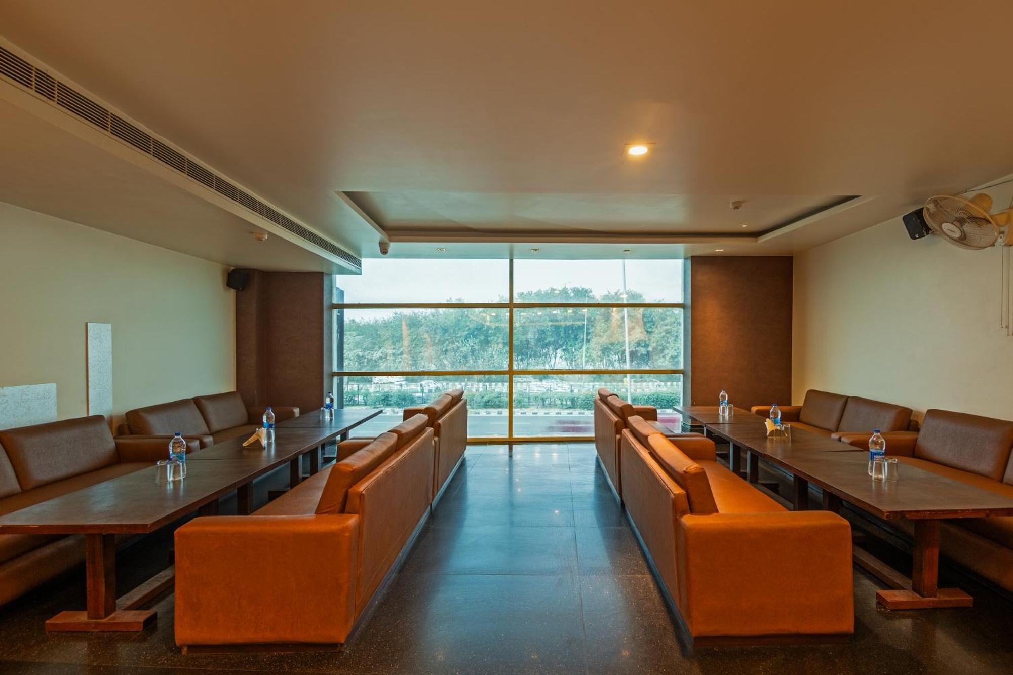 Hotel Transit International- Aerocity Delhi Airport นิวเดลี ภายนอก รูปภาพ